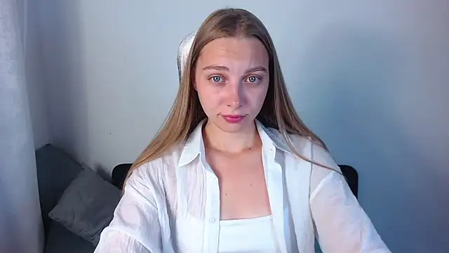 Snapshot of bellaa_love_ chatting on 07/15/26, 12:17 bellaa love online show from 07/15/26, 12:17