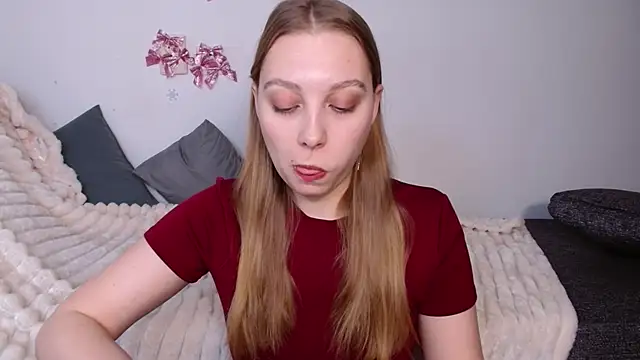 Snapshot of bellaa_love_ chatting on 02/24/26, 12:11 bellaa love online show from 02/24/26, 12:11