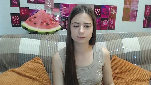 Snapshot of MilanaRoza chatting on 06/25/26, 05:12 MilanaRoza online show from 06/25/26, 05:12