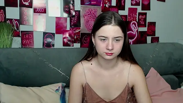 MilanaRoza online show from 10/17/25, 04:49