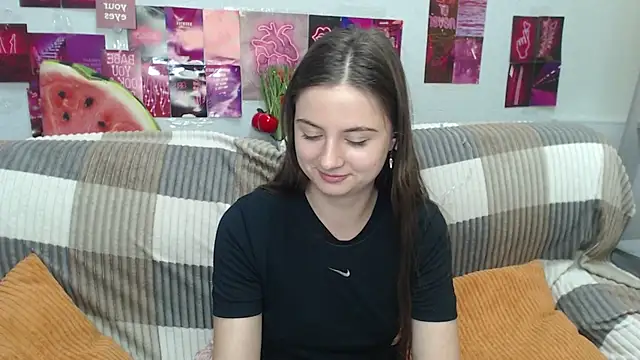 Snapshot of MilanaRoza chatting on 06/28/26, 04:57 MilanaRoza online show from 06/28/26, 04:57