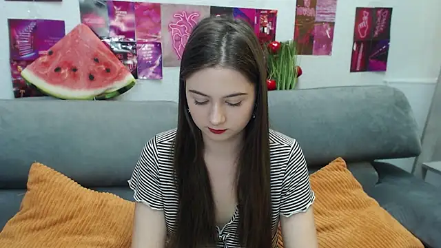 Snapshot of MilanaRoza chatting on 06/07/26, 05:01 MilanaRoza online show from 06/07/26, 05:01