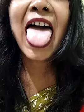 yoursweety09 online show from 10/30/25, 08:23