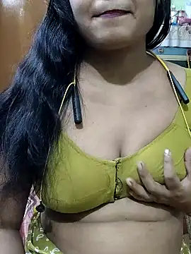 yoursweety09 online show from 06/12/26, 06:44