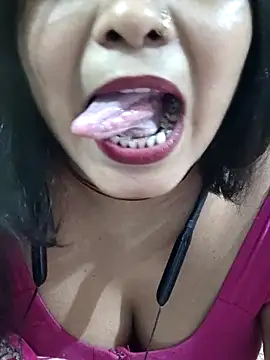 yoursweety09 online show from 02/19/26, 06:32