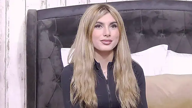 Snapshot of AnisiaConnor chatting on 10/02/25, 06:22 AnisiaConnor online show from 10/02/25, 06:22