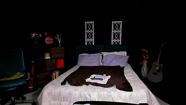 NinaRiveraXO online show from 10/08/25, 01:07