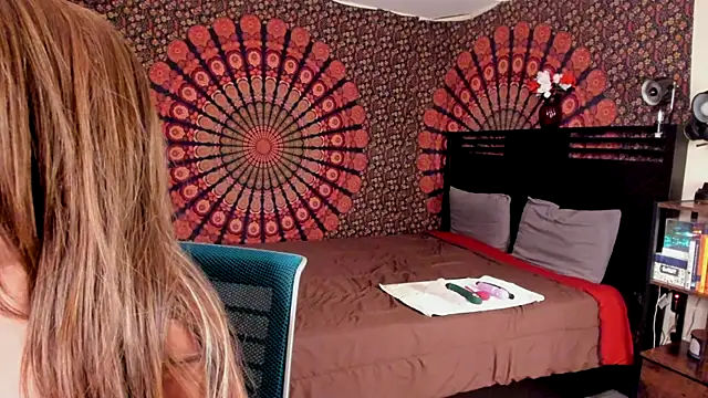 NinaRiveraXO online show from 12/07/24, 12:46