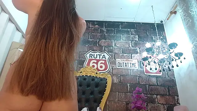 Snapshot of SashaDurante chatting on 09/13/25, 11:43 SashaDurante online show from 09/13/25, 11:43