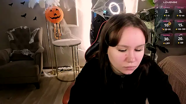 Snapshot of Alisia_Mars chatting on 10/18/25, 05:31 Alisia Mars online show from 10/18/25, 05:31