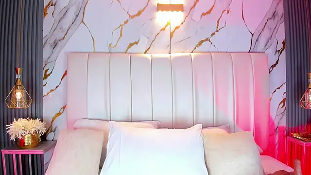 Snapshot of JessicaMilan chatting on 02/11/26, 10:42 JessicaMilan online show from 02/11/26, 10:42