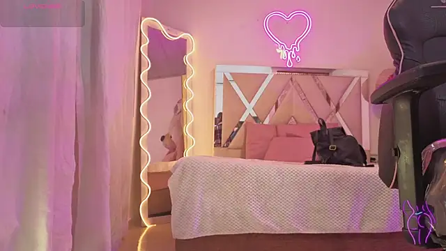 Laylafoxy tay online show from 11/15/25, 03:32