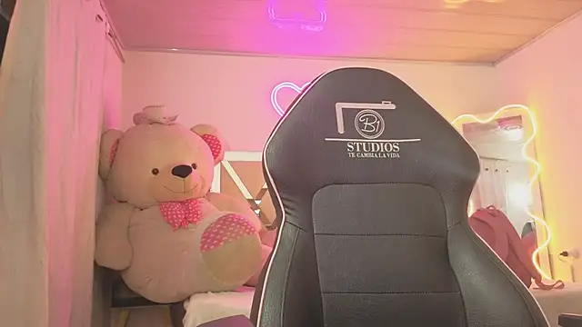 Laylafoxy tay online show from 01/06/26, 03:10