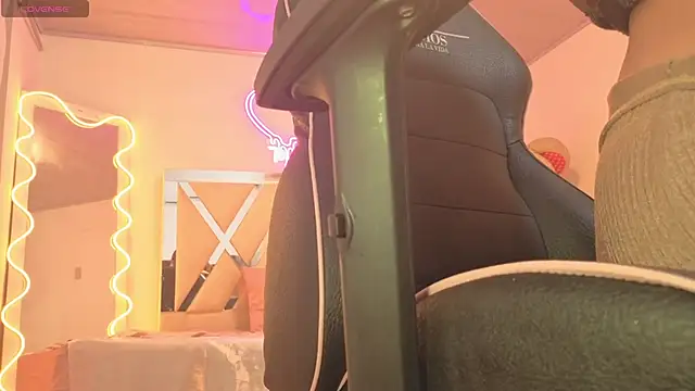 Laylafoxy tay online show from 10/25/25, 03:28