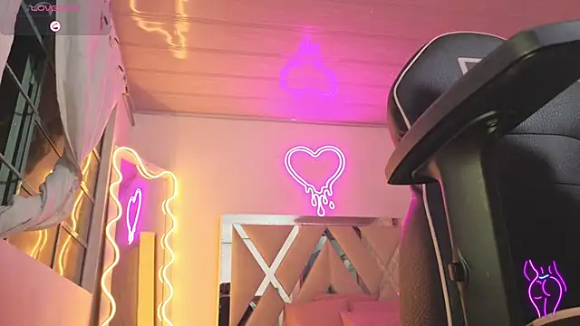 Laylafoxy tay online show from 10/24/25, 03:16