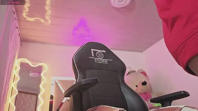 Laylafoxy tay online show from 12/03/25, 03:40