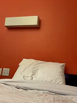 WhiteChocolateSwirlz online show from 12/23/25, 02:00