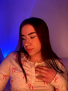 Im Valen Cute online show from 10/28/25, 03:18