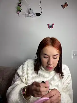 Im Valen Cute online show from 02/04/25, 11:49