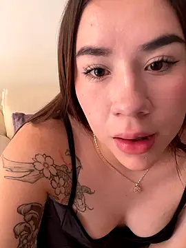 Im Valen Cute online show from 10/29/25, 05:34