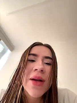 Im Valen Cute online show from 10/28/25, 05:23