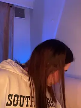 Im Valen Cute online show from 10/26/25, 12:44