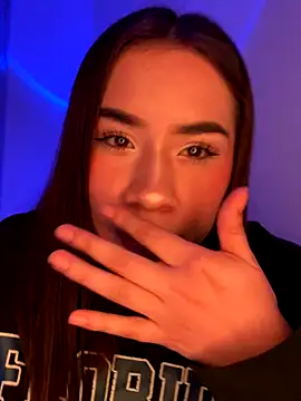 Im Valen Cute online show from 10/25/25, 04:22