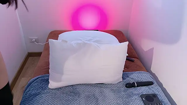 July gh online show from 03/11/26, 09:09