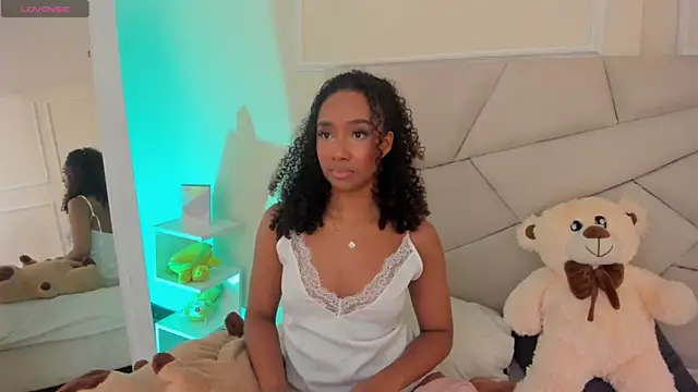 Snapshot of Amber__Sanchez chatting on 03/17/25, 04:40 Amber Sanchez online show from 03/17/25, 04:40