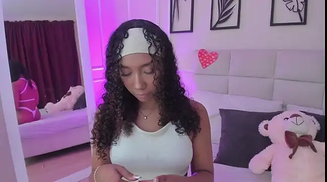 Snapshot of Amber__Sanchez chatting on 02/26/25, 03:46 Amber Sanchez online show from 02/26/25, 03:46