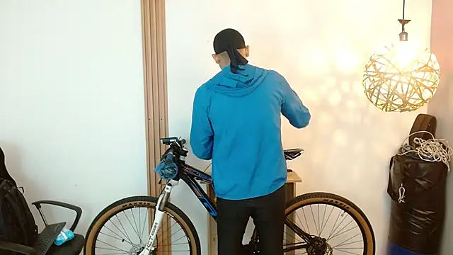 Reiko 85  online show from 11/28/25, 02:28