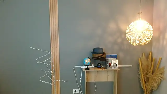 Snapshot of Reiko_85_ chatting on 02/13/26, 02:28 Reiko 85 online show from 02/13/26, 02:28