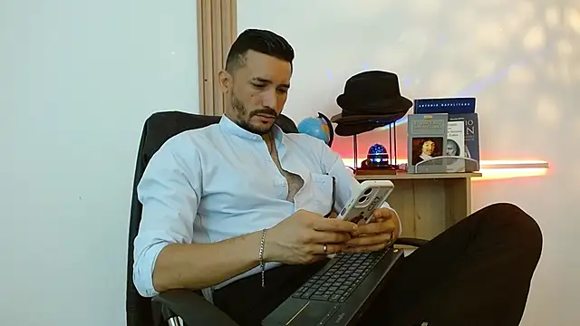 Reiko 85  online show from 11/26/25, 02:50