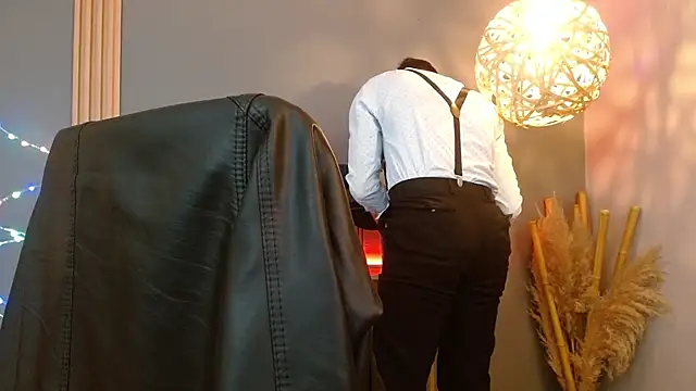 Snapshot of Reiko_85_ chatting on 02/25/26, 02:39 Reiko 85 online show from 02/25/26, 02:39