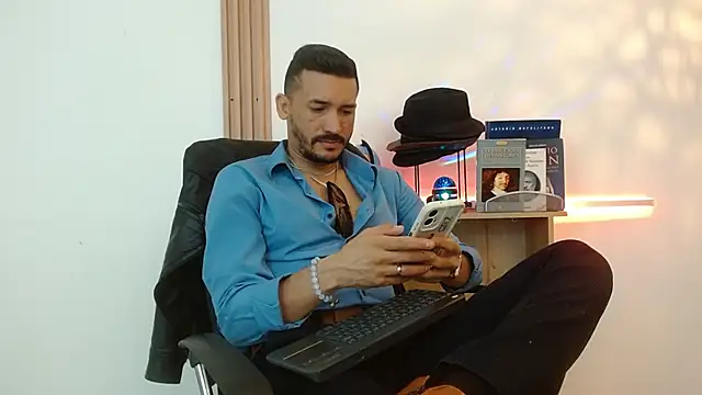 Reiko 85  online show from 11/27/25, 02:50