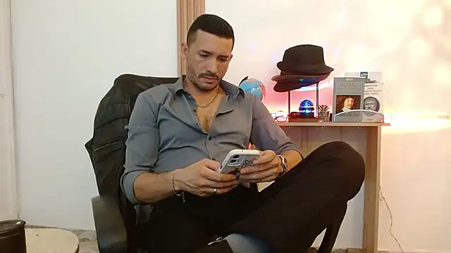 Reiko 85  online show from 11/08/25, 07:50