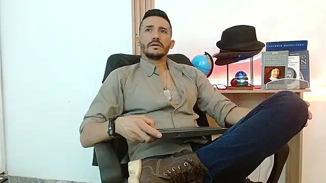 Reiko 85  online show from 11/25/25, 02:39