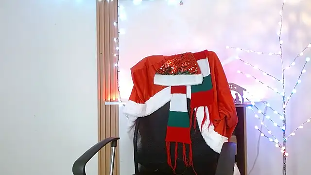 Reiko 85  online show from 12/15/25, 02:56