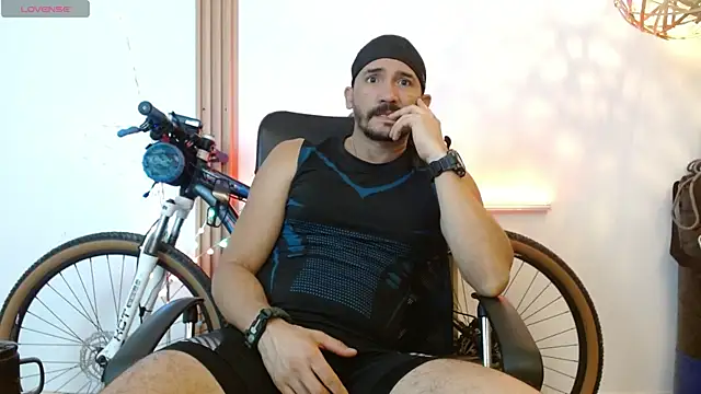 Snapshot of Reiko_85_ chatting on 01/14/26, 03:04 Reiko 85 online show from 01/14/26, 03:04