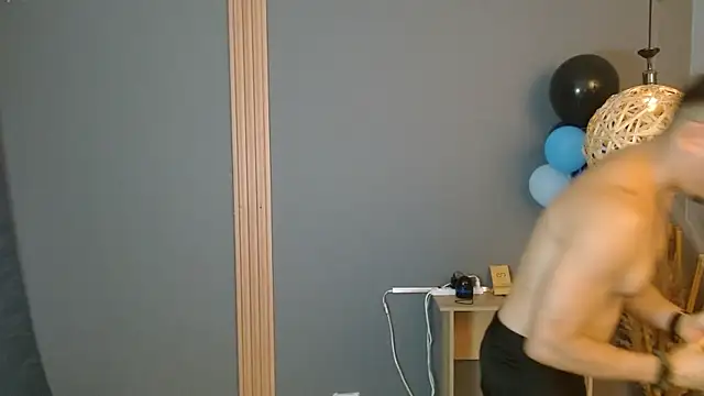 Snapshot of Reiko_85_ chatting on 04/20/26, 02:29 Reiko 85 online show from 04/20/26, 02:29