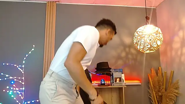 Snapshot of Reiko_85_ chatting on 02/05/26, 02:35 Reiko 85 online show from 02/05/26, 02:35