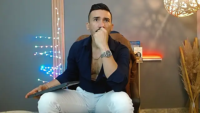 Snapshot of Reiko_85_ chatting on 02/18/26, 02:35 Reiko 85 online show from 02/18/26, 02:35