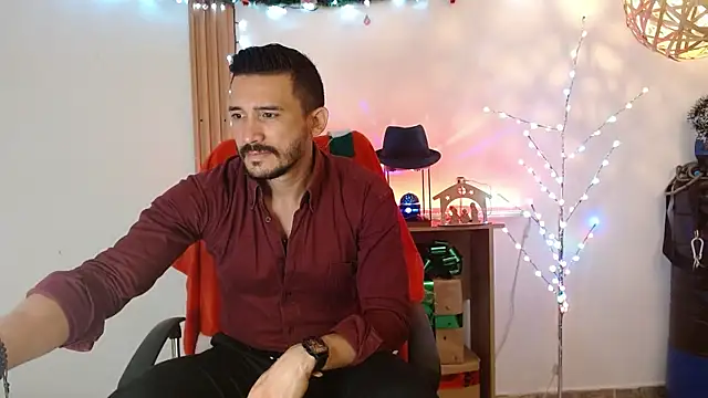 Snapshot of Reiko_85_ chatting on 12/22/25, 02:50 Reiko 85 online show from 12/22/25, 02:50