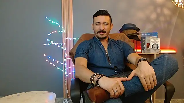 Snapshot of Reiko_85_ chatting on 02/24/26, 03:02 Reiko 85 online show from 02/24/26, 03:02