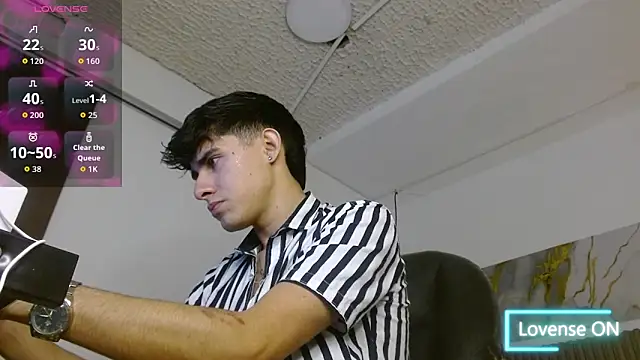 Snapshot of Dyla_n18 chatting on 02/14/26, 08:20 Dyla n18 online show from 02/14/26, 08:20