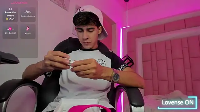 Dyla n18 online show from 11/14/25, 02:54