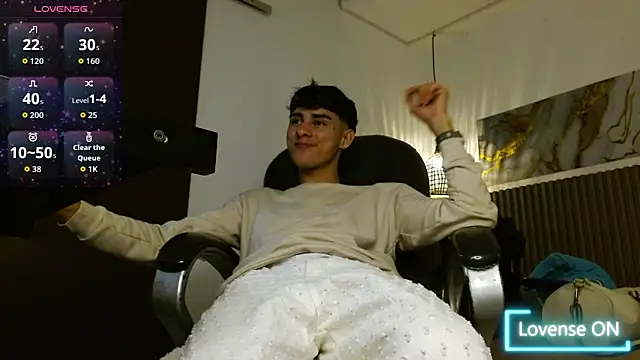 Snapshot of Dyla_n18 chatting on 01/16/26, 08:24 Dyla n18 online show from 01/16/26, 08:24