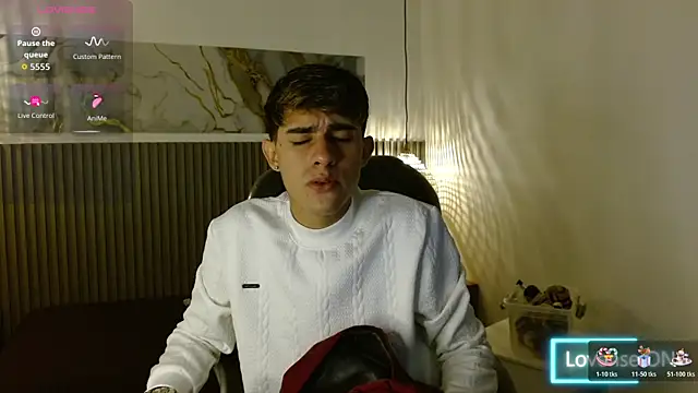 Dyla n18 online show from 10/31/25, 09:22