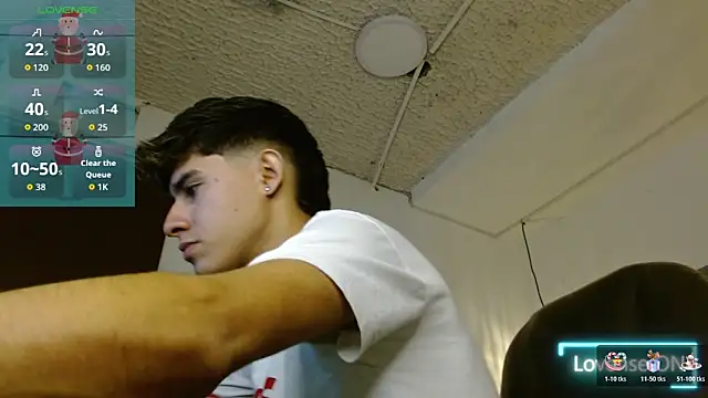 Snapshot of Dyla_n18 chatting on 12/21/25, 08:20 Dyla n18 online show from 12/21/25, 08:20