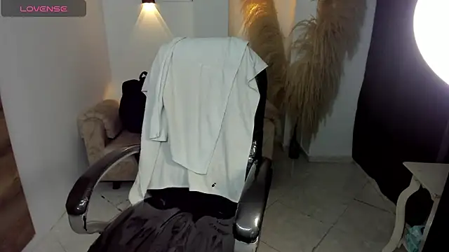 Milf karlye online show from 02/06/26, 03:02